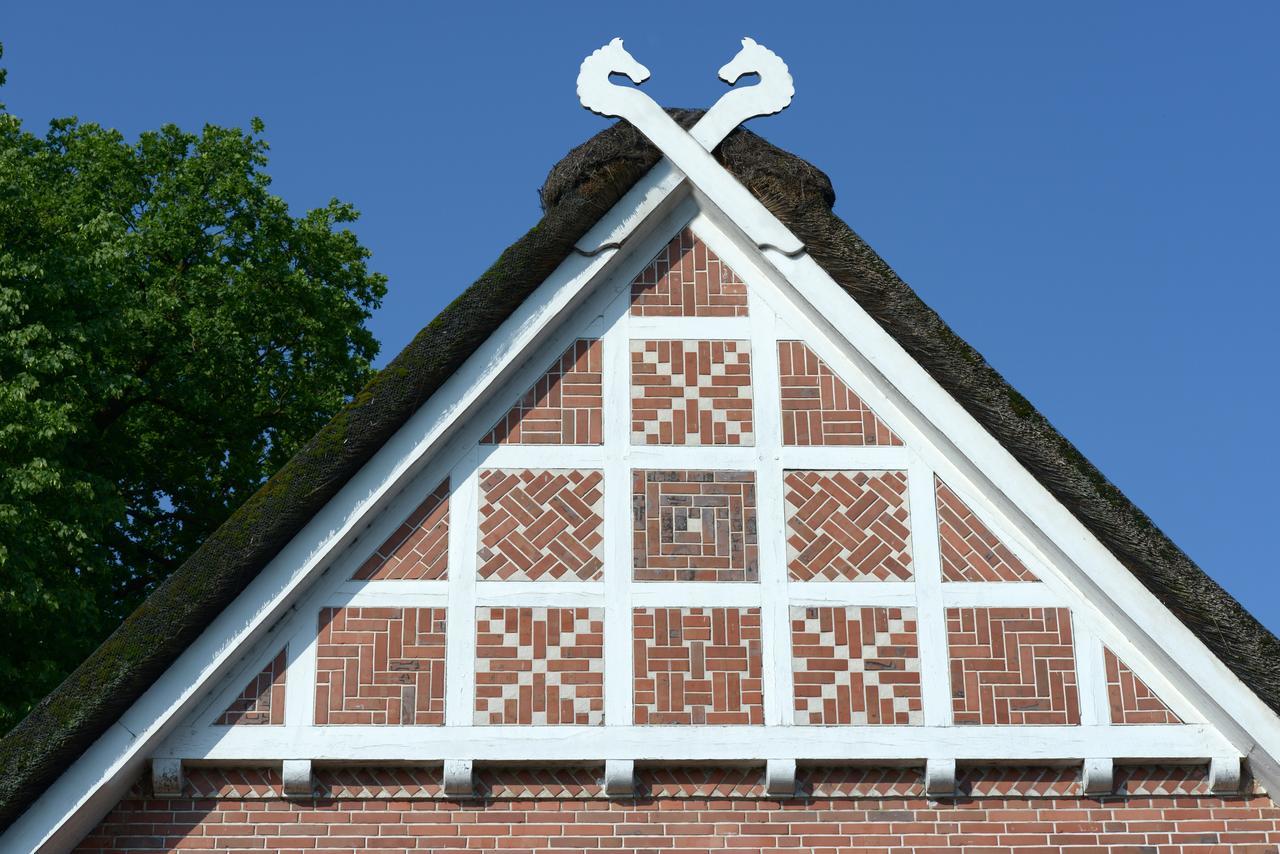 Landhotel Zur Eiche Buxtehude Bagian luar foto