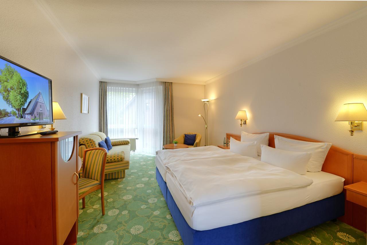 Landhotel Zur Eiche Buxtehude Bagian luar foto