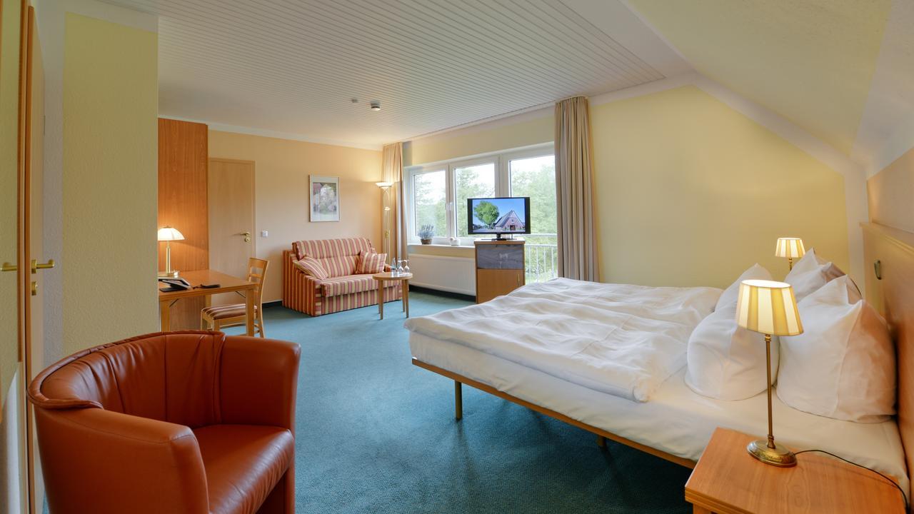 Landhotel Zur Eiche Buxtehude Bagian luar foto