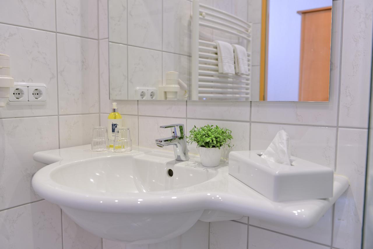 Landhotel Zur Eiche Buxtehude Bagian luar foto